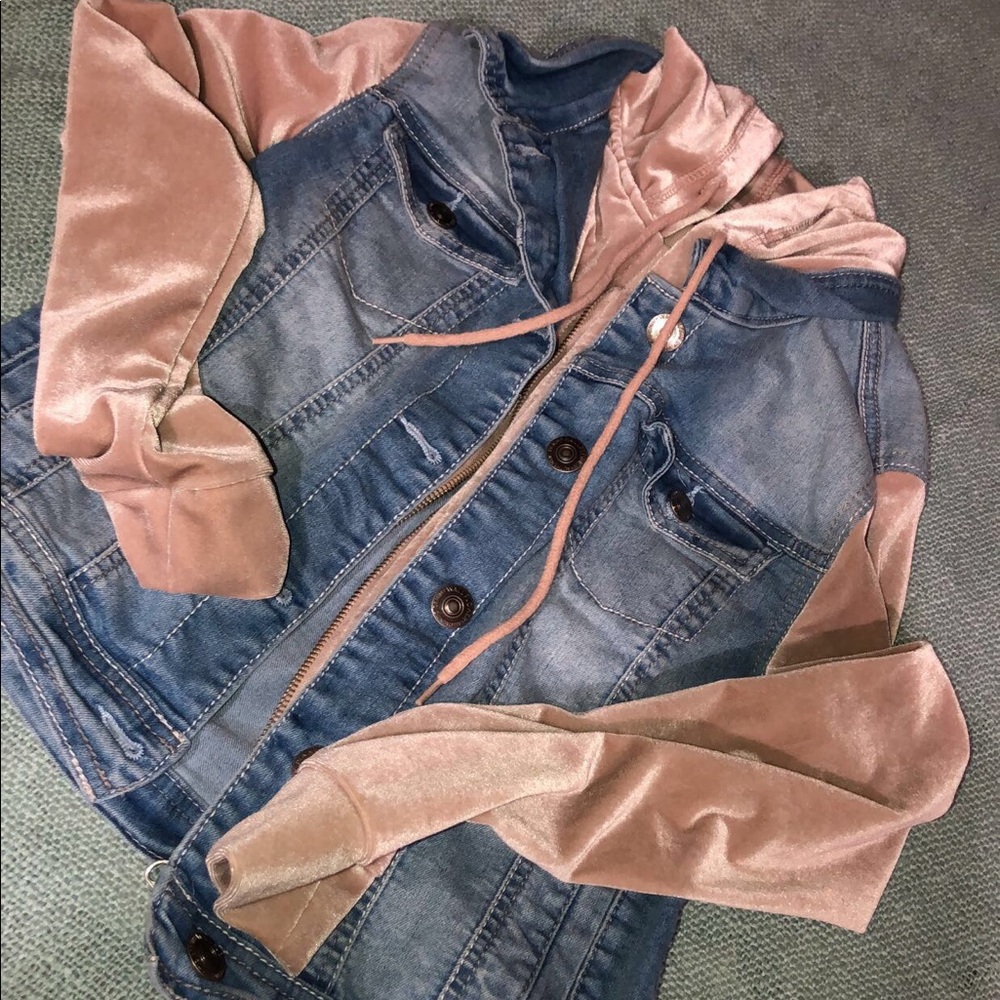 Wallflower Jean jacket, nudish color. NEVER WORN